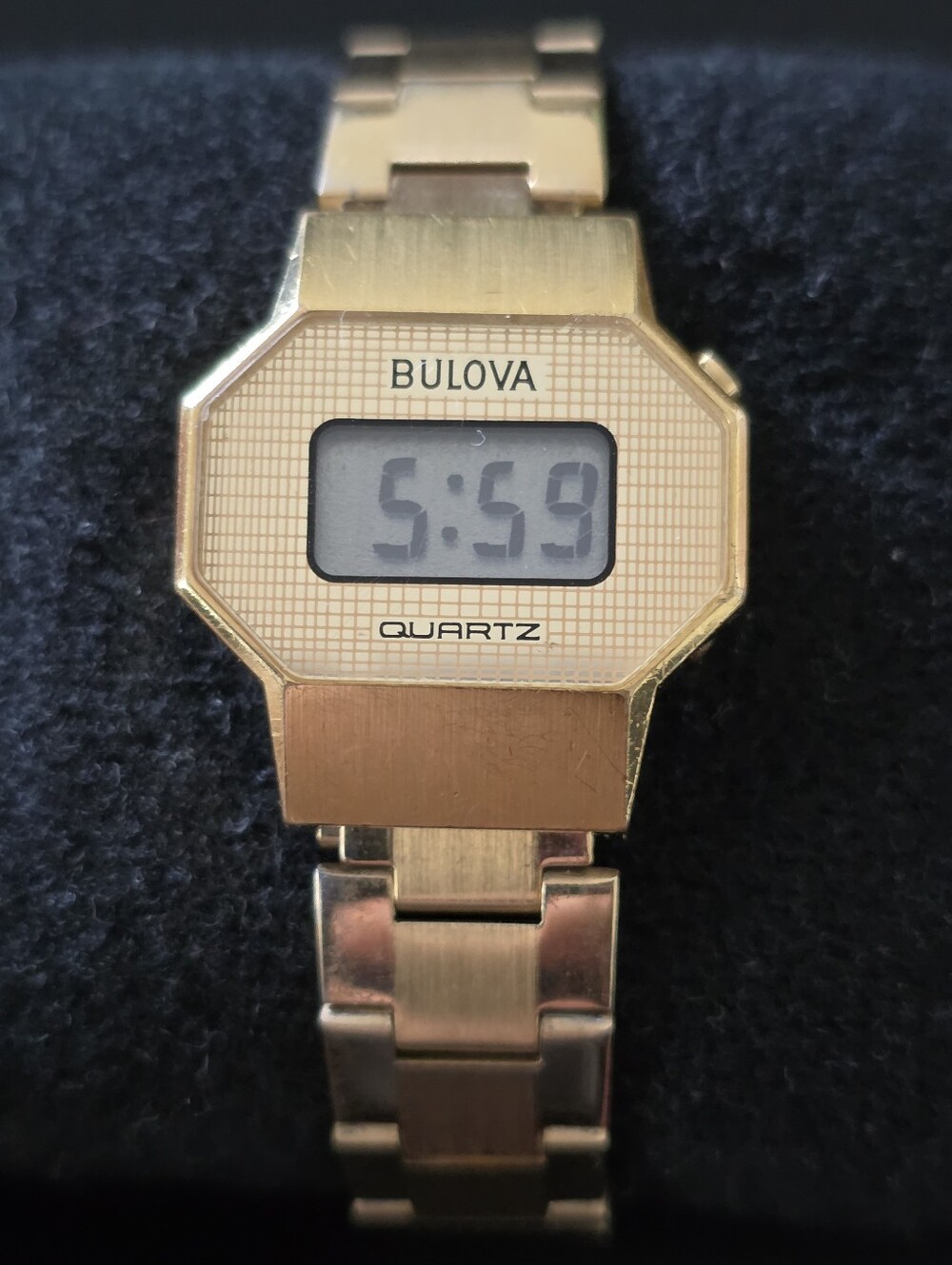 Vintage 70's Bulova N7 Digital LED Watch Womens Gold Tone Dainty Octagon Retro